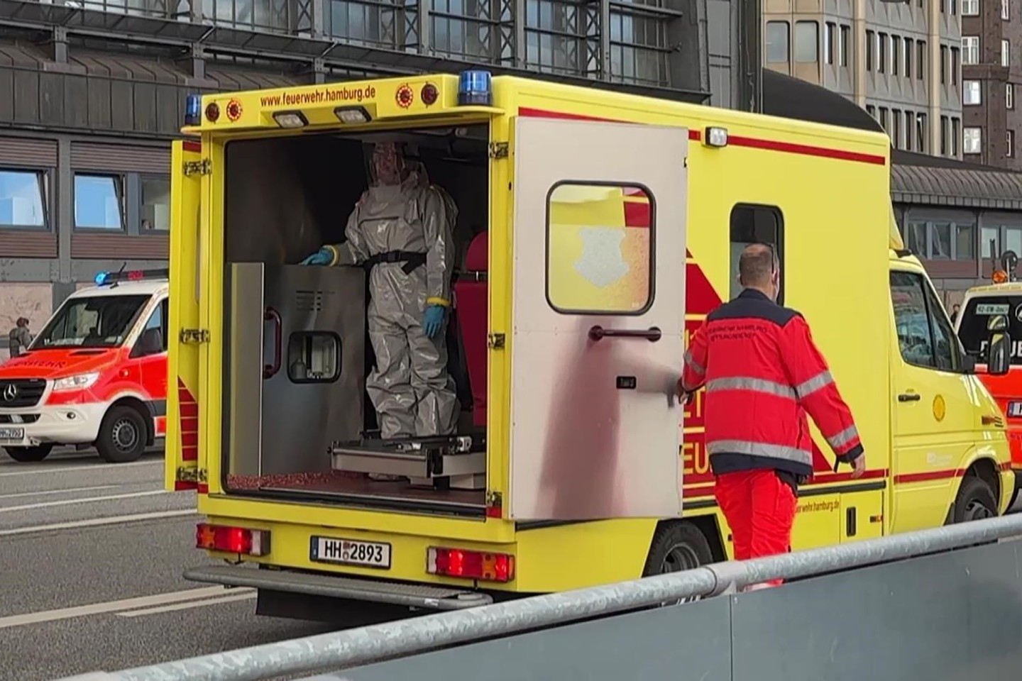 Ein Einsatzwagen am Hamburger Hauptbahnhof