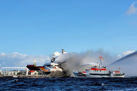 Großeinsatz bei brennendem Öltanker auf Ostsee