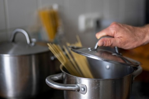 Mann bricht abends in Kita ein - und kocht Nudeln