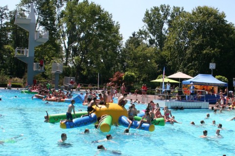 Sommer-Pool-Party mit dem Zephyrus Discoteam im Verler Freibad